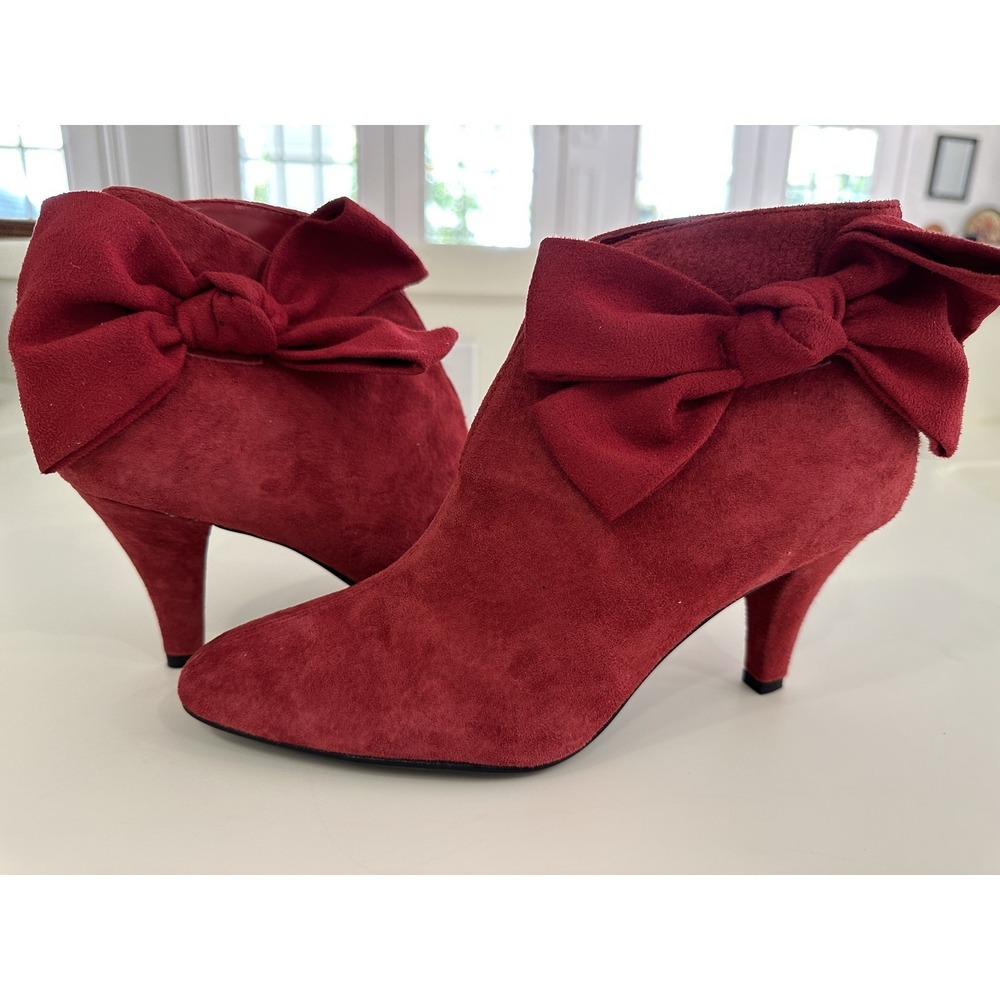 W0MEN'S BIJOU NEW YORK RED SUEDE LEATHER BOOT w/RED BOW 3" HEEL - SIZE 6.5M